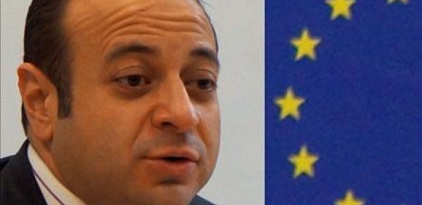 Egemen Bağış: "Günəş palçıqla suvanmaz"