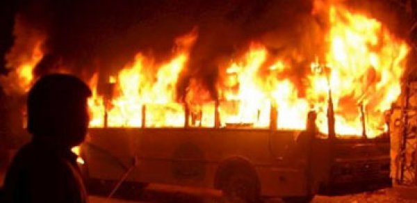 Bakıda sərnişin avtobusu yandı