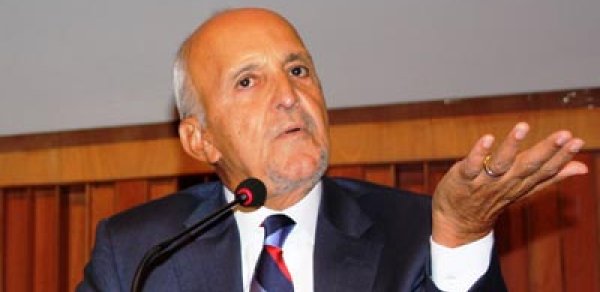 Türk aparıcı Sarkoziyə fransızca müraciət etdi (VİDEO)