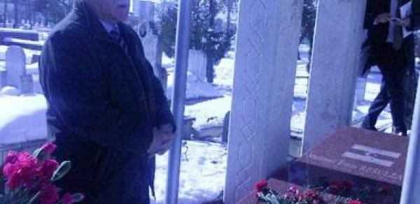İsa Qəmbər Məhəmməd Əmin Rəsulzadənin məzarını ziyarət etdi