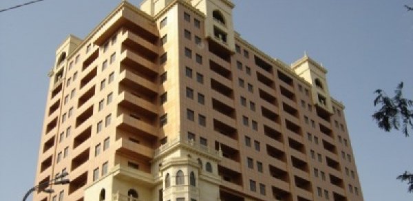 Bakıda çoxmərtəbəli binada partlayış baş verdi