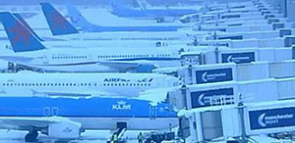 Bakıda bəzi aviareyslər təxirə salındı