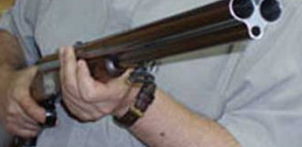 Azərbaycanda 34 yaşlı kişi özünü güllələdi