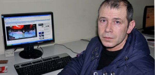 “Facebook”da mahnı paylaşdığı üçün işdən çıxarıldı - FOTO