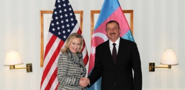 Prezident İlham Əliyev Hillari Klintonla görüşdü