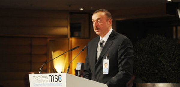 İlham Əliyev: "Kimsə Azərbaycanda Misirdə baş verən hadisələr kimi nə isə görmək istəyirsə..."