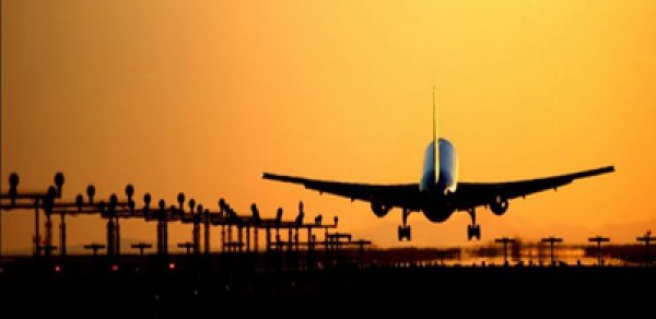 Londonda 1200 aviareys təxirə salındı