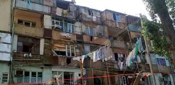 Bakıda yataqxana yandı
