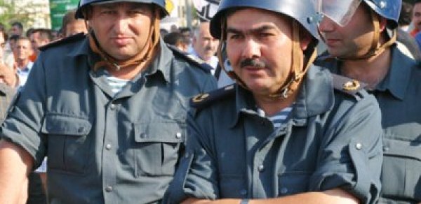 Bakıda bir qrup gənc 7 polisi yaraladı - HADİSƏ