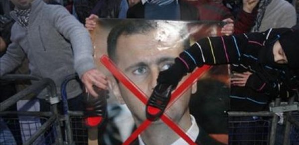 Prezidentin 2500 əsgəri müxalifət cəbhəsinə keçdi