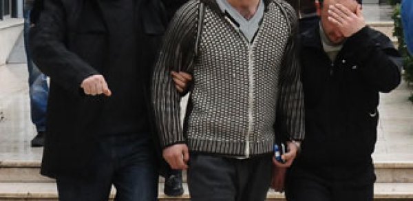 16 yaşlı qızı aldadaraq 5 kişiyə satdı - FOTO