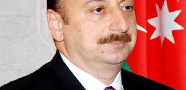 Azərbaycan prezidenti professor Sergey Kapitsanı təbrik etdi