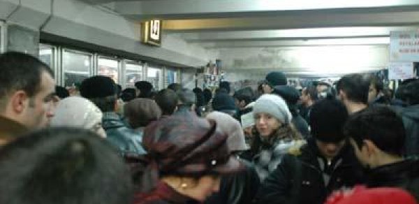Metroda növbəti problem