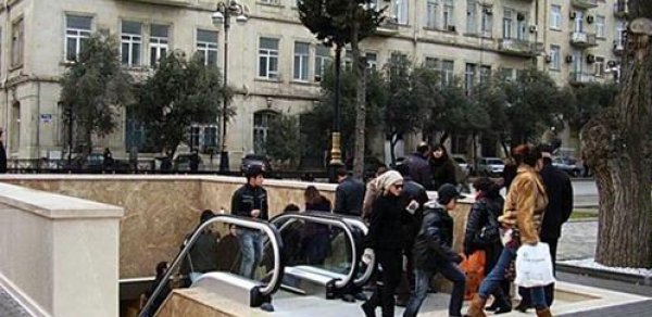 Bakıda Almaniya istehsallı eskalatorlar ‘kitayski’ çıxdı