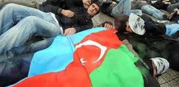 Xocalı günü Taksim meydanı - 26.02.2011 (VİDEO)