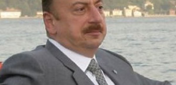 Prezident İlham Əliyev abidəni ziyarət etdi