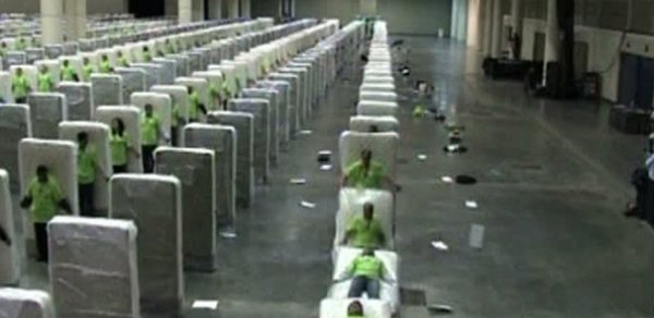 850 insan domino rekordu qırdı - VIDEO