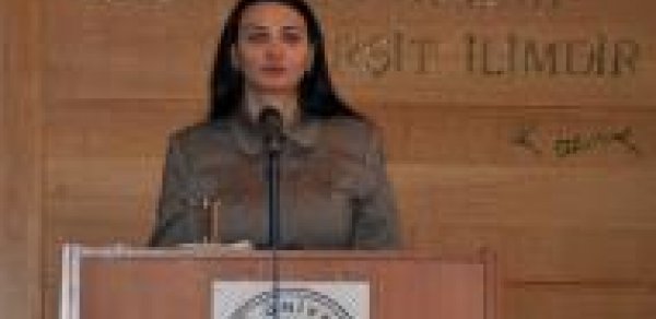 Qənirə Paşayeva Kocaeli Universitetində Xocalıdan danışdı
