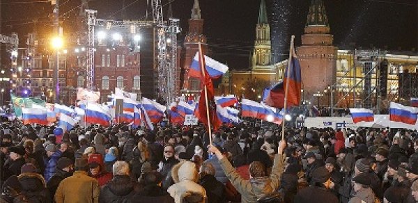 Moskva Putinin göz yaşlarına inandı - VİDEO