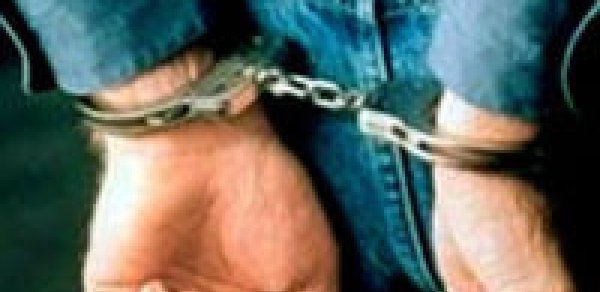 Bakıda avtobusda polisin cibindən oğurluq edən şəxs tutuldu