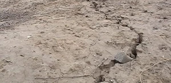 Bakıda çatlayan binanın sakinləri təxliyyə olundu