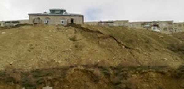 İsmayıllıda da torpaq sürüşməsi: 145 ev qəzalı vəziyyətdə