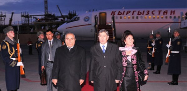 Atambayev Bakıda