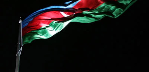 Gəncədə yeni bayraq meydanı tikilir
