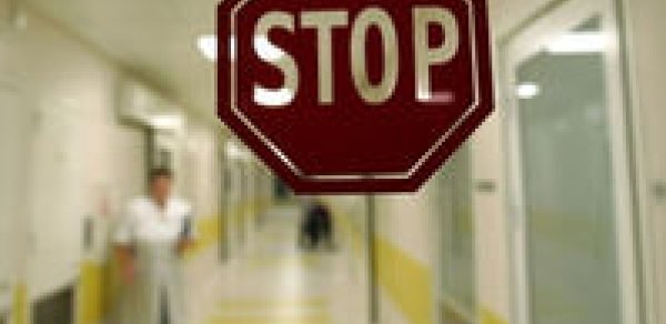 Bakıda yaşayış evində partlayış oldu