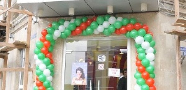 Nizami metrosu yaxınlığında ‘Çudo Peçka’ açıldı - FOTOSESSİYA