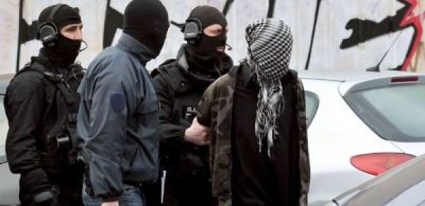 Gəncədə şok: Polislə silahlı qruplaşma arasında atışma, ölənlər var