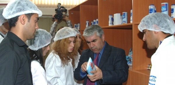 Tələbələr və həkimlər Masazır Duz Zavodunda oldular - FOTOLAR