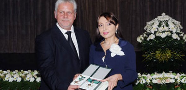 Nərgiz Paşayeva təltif edildi