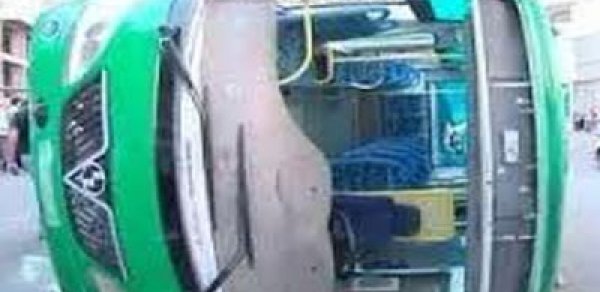 Bakıda avtobus qəzası:9 nəfər yaralandı - SİYAHI