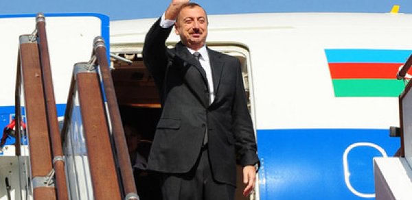 Prezident Bakıya qayıtdı