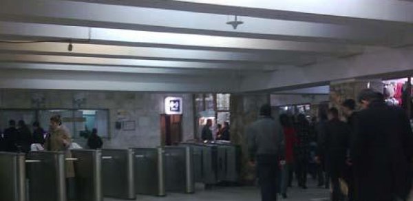 Bakı Metrosunda satıcılar ayağa qalxdı