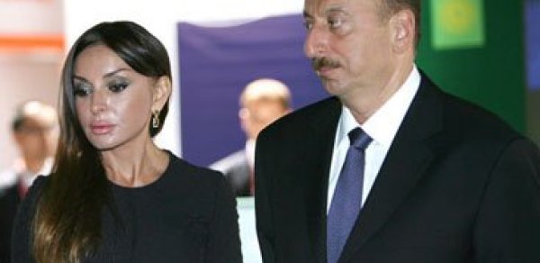Prezident İlham Əliyev və xanımı Mehriban Əliyeva Gül Bayramında
