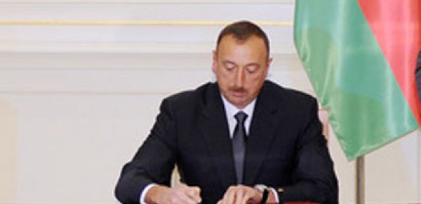 Gömrükdəki vəzifəli şəxslərin geyim forması təsdiqləndi