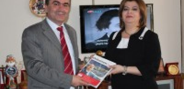 Millət vəkili Gülər Əhmədova TRT AVAZ rəhbərliyi ilə görüşdü