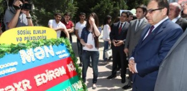 BDU-da Gül bayramı - FOTOLAR