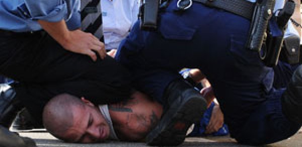 Polis ‘Memar Əcəmi’də əməliyyat keçirdi