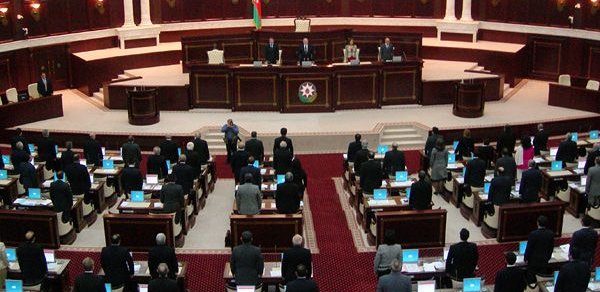 Milli Məclisin 3 deputatı İrəvana gedir