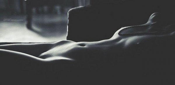 Azərbaycanlı gənc fotoqrafdan erotik fotosessiya 18+