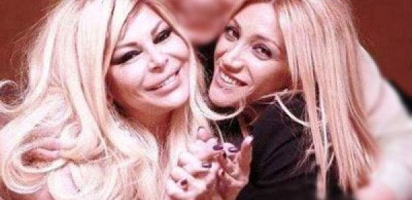 Aygün Kazımova və Röya saçyoldusuna yox, yumruq-təpik davasına çıxıblarmış