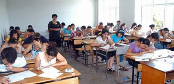 Bu gün növbəti buraxılış imtahanları keçirilir