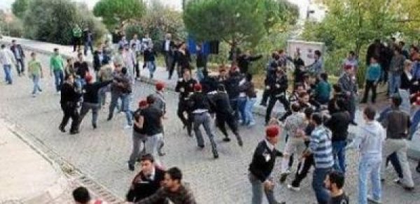 Azərbaycanda şagirdlər arasında kütləvi dava - HADİSƏ