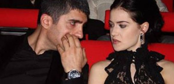Özcan Dəniz sevgilisini aldatdı