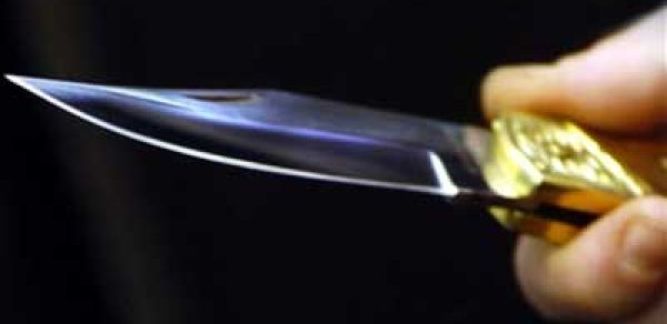 Qonşusunu bıçaqladı