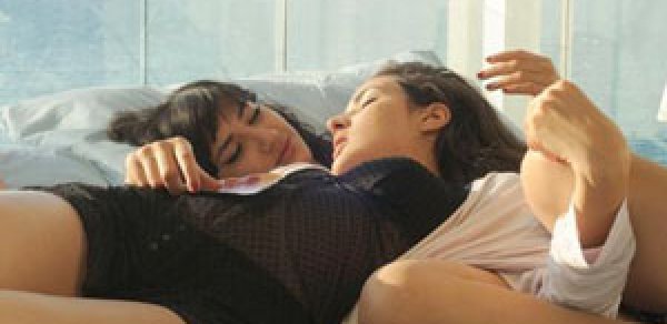 Azərbaycanda bəzi ailələr lezbiyan qızlarını “zorla ərə verirlər”