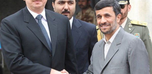 Əhmədinejadın məktubu prezidentə çatdı
